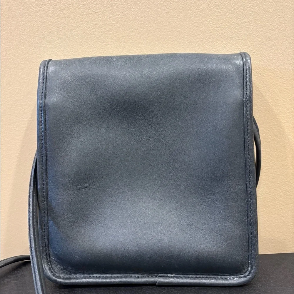 Coach Vintage Compact Pouch Crossbody F4B-9620 - Picture 3 of 6